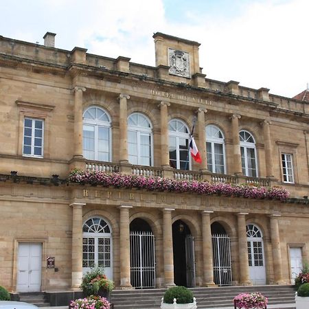 Appt "Coeur Moulinois" Apartment Moulins  Exterior foto